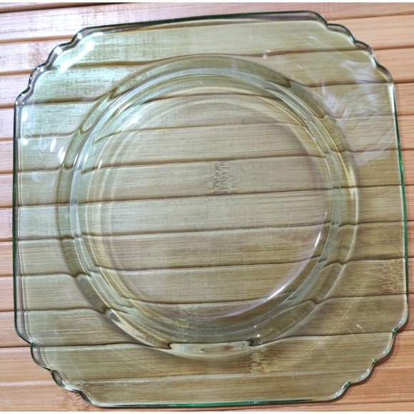 Vintage Green Depression Uranium Vaseline Glass 7x1/2" Plate Rounded Corners - Picture 3 of 10